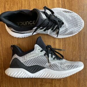 Men's Adidas AlphaBounce (NWOT), Size 10.5, White/Black/Silver